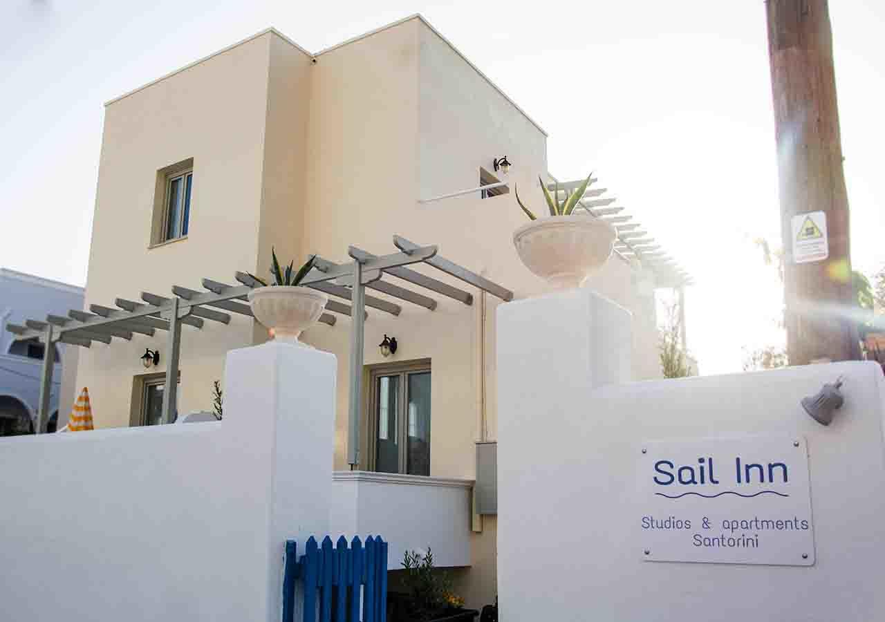 Sail Inn Studios & Apartments Kamari  Exterior photo